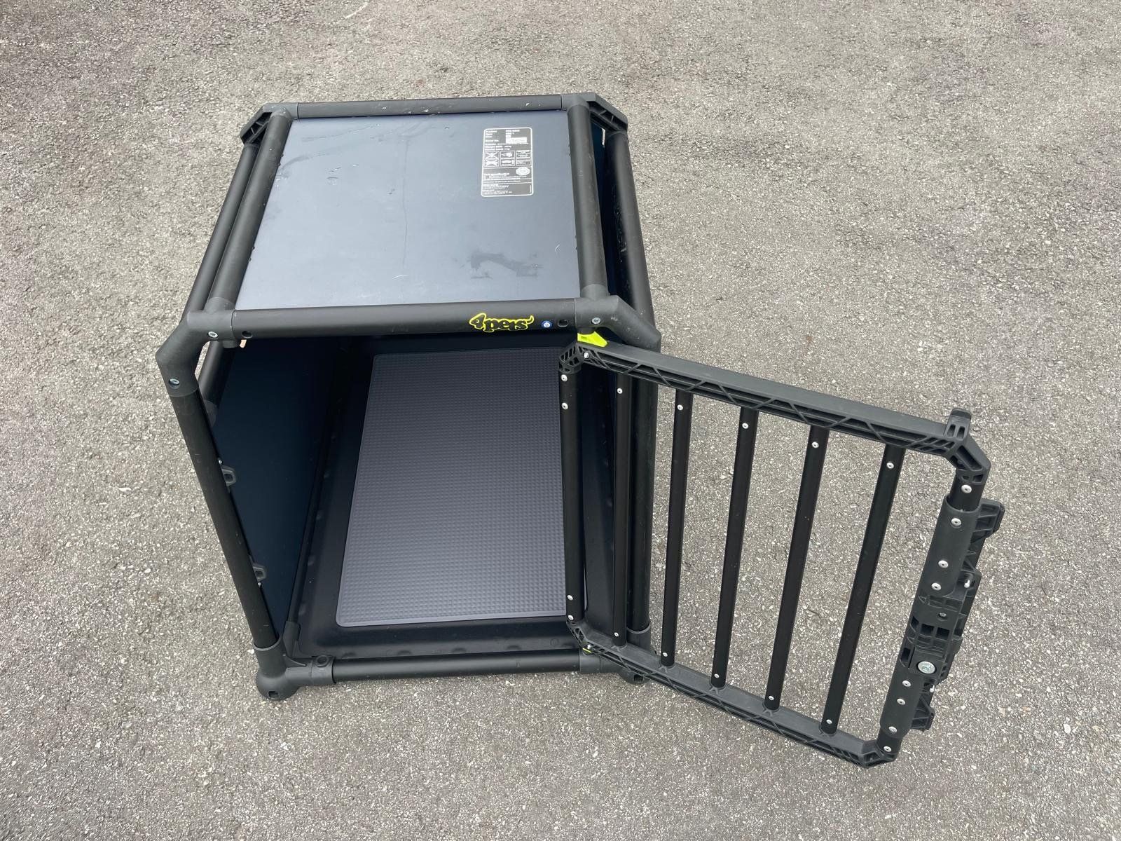 4pets Gabbie, trasporto & Sicurezza: 4pets Pro Noir S1 Hundebox fürs Auto – Usato da Reckingen VS venduto da Melando 2