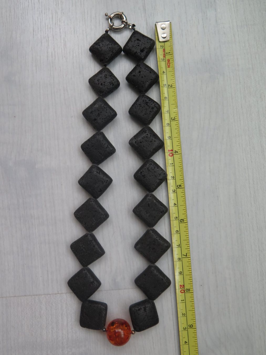 Catenine: Ungebrauchte Lavasteinkette – Nuovo (secondo la descrizione) da Schaffhausen venduto da Yamakana51L8736OQ8