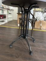 Runder Bistrotisch 6x mit 16 Stühlen, 