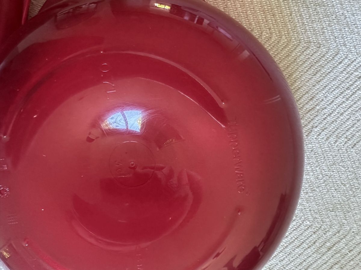 Tupperware Elettrodomestici da cucina: Vintage Tupperware Red Serving Dish 2.5L - Perfect for Summe – Usato da Zürich venduto da car_68nt 3
