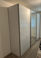 Hochwertiger Kleiderschrank mit Schiebetüren