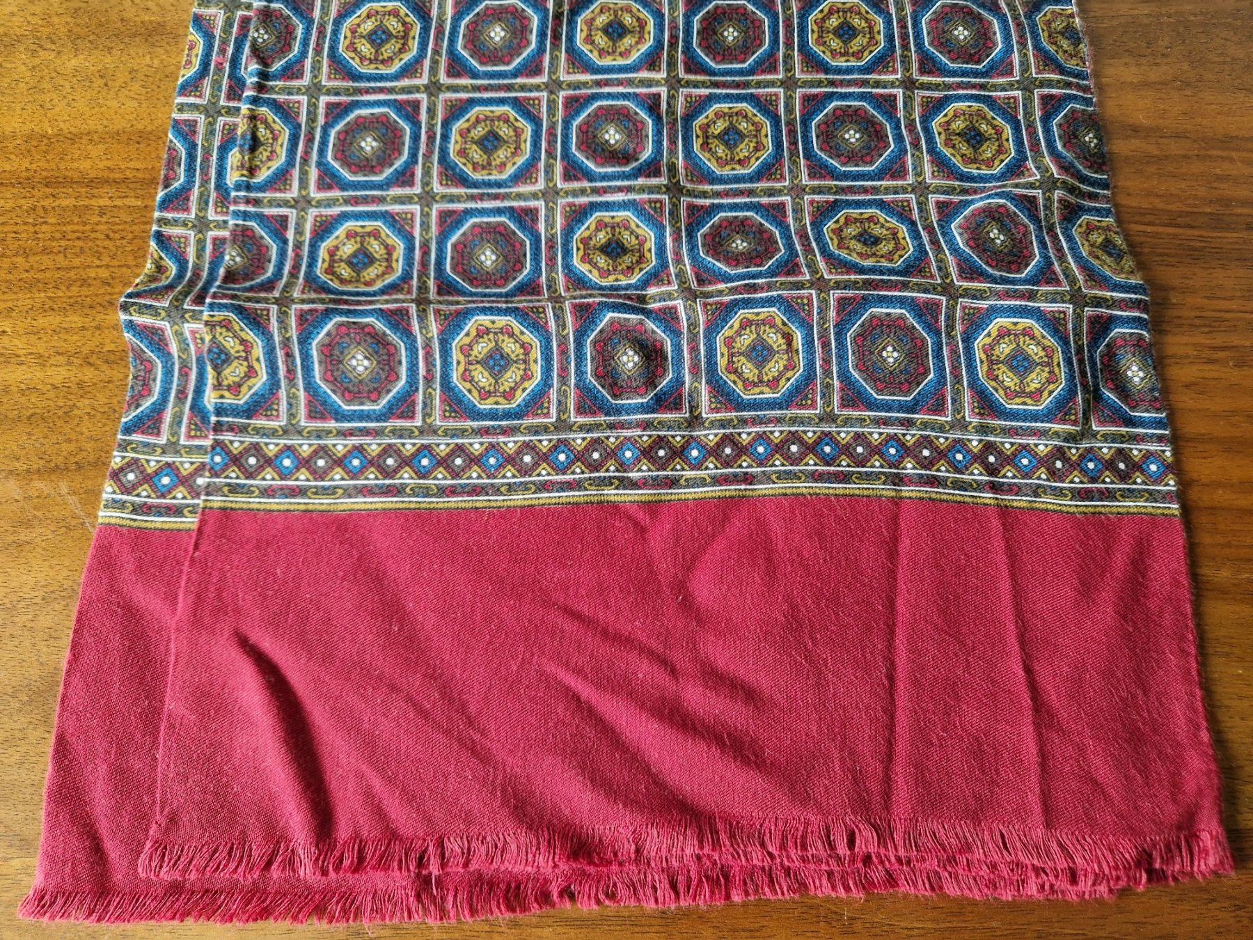 Schals: Schal gemustert mit Fransen rot blau – Gebraucht aus Bern von Antikbatik 4