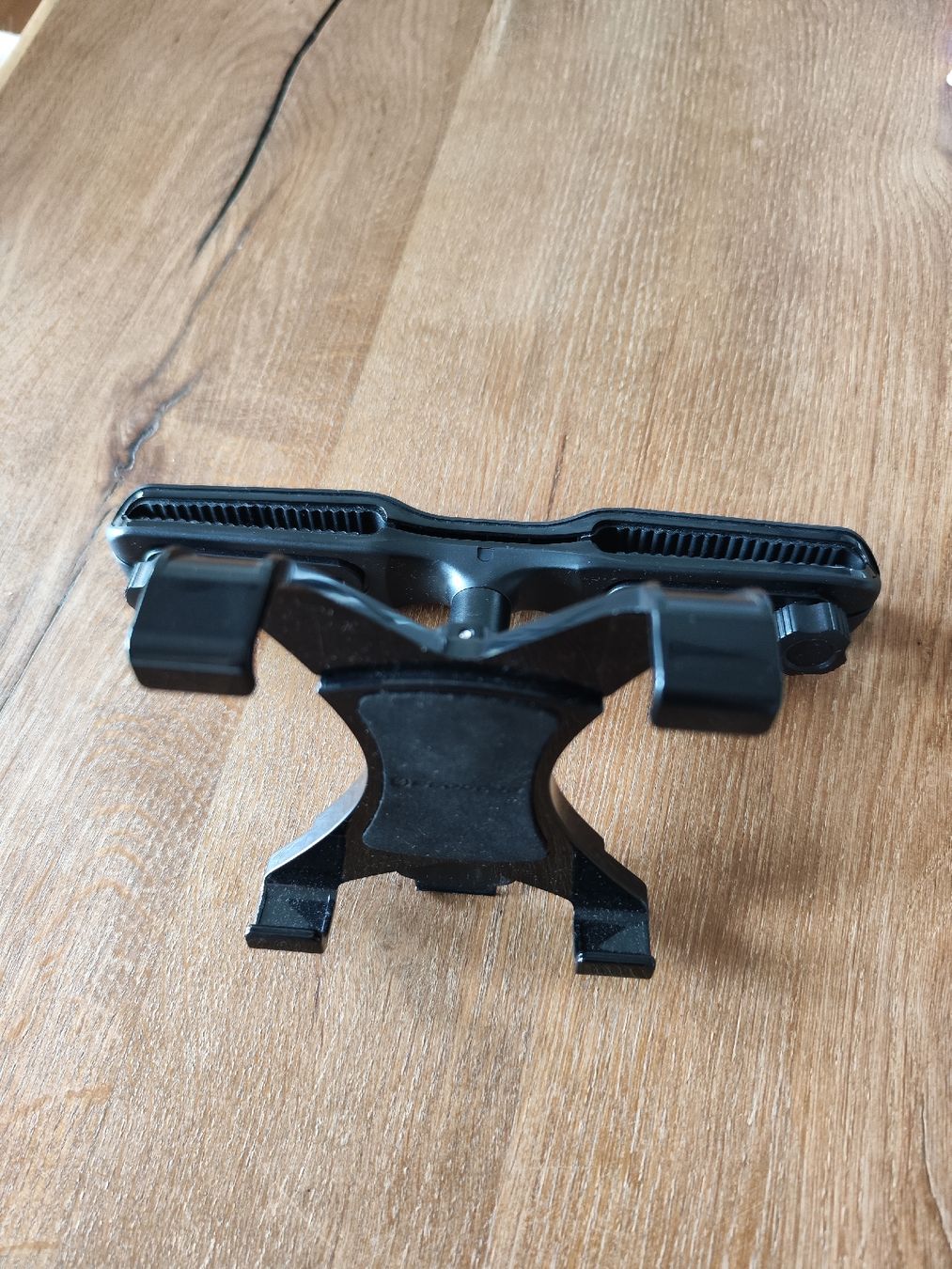 Staffa per monitor: Tablet Halterung Scosche Headrest Mount – Usato da Kriens venduto da Xonox