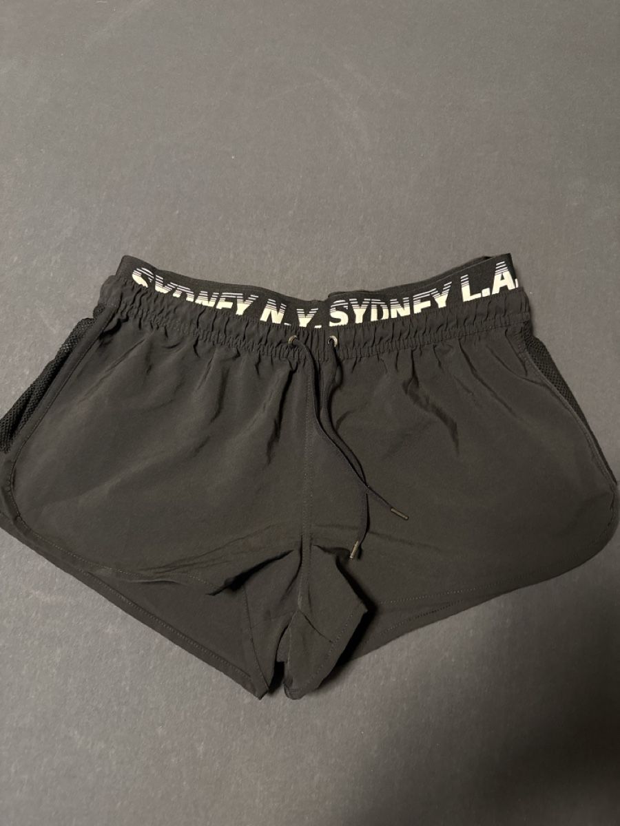 Pantalons: Shirts Gr.L – D'occasion à Zürich par DiemN