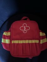 Rotes Kinder Arztkoffer Rucksack mit Kreuz Symbol