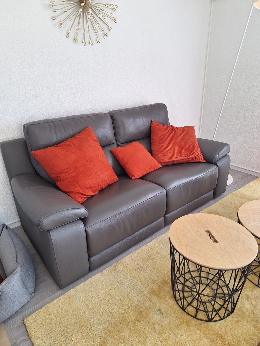 Sofas: Canapé deux place Poltronesofà avec assises électriques – Gebraucht aus Valeyres sous Rances von cha_wl8d
