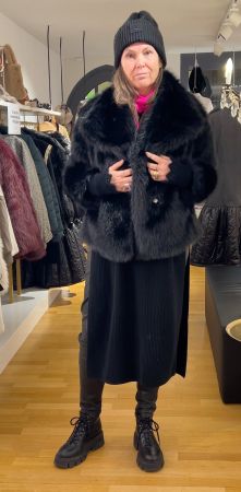 Wunderschöne, kuschelige schwarze Kunstfelljacke - L