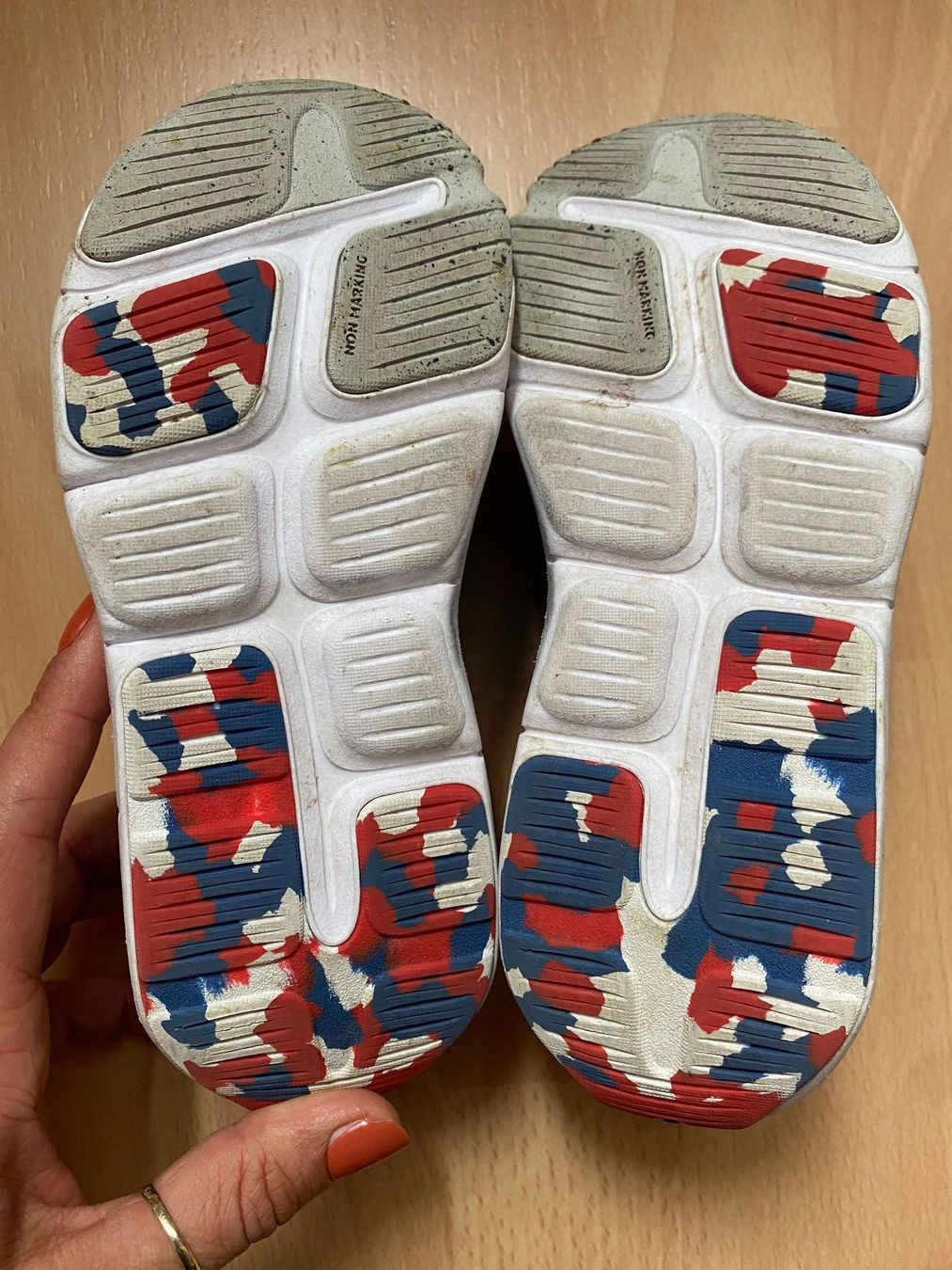 Scarpe per ragazzi: Kinder Sneakers Gr.29 – Usato da Thalwil venduto da netzer007 2