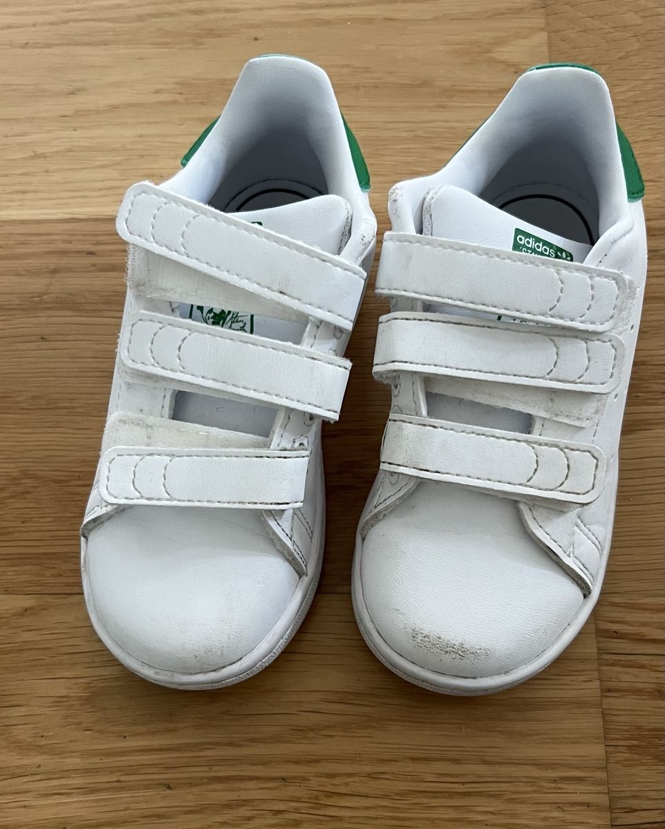 Adidas Schuhe für Jungen: Adidas Stan Smith Gr.26 white/green – Gebraucht aus Zollikerberg von Huglina 1