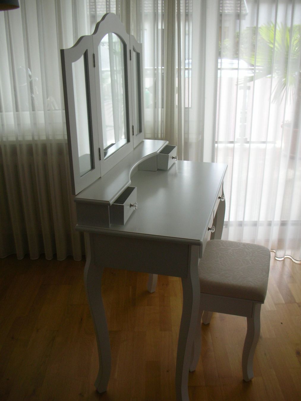 Tavoli da trucco: Edler Schmicktisch mit Hocker – Usato da Rheinfelden venduto da Javea4 4