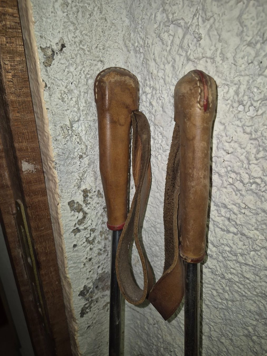 Skis: Batons de ski anciens – Gebraucht aus Le Locle von archerblanc 2