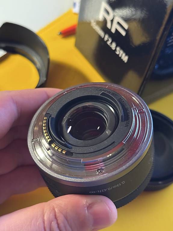 Canon Obiettivi: Canon RF 16mm 2.8 inkl. Blende – Usato da Pfäffikon ZH venduto da PC86 2