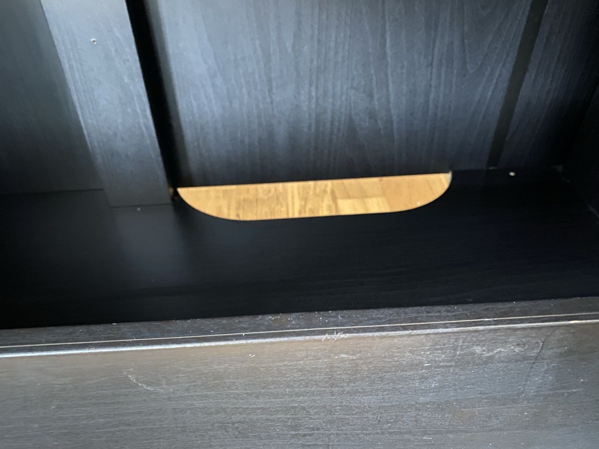 Ikea Mobili TV: Schwarze Vitrine aus Holz mit Glastüre – Usato da Wallisellen venduto da BoeJoe 5
