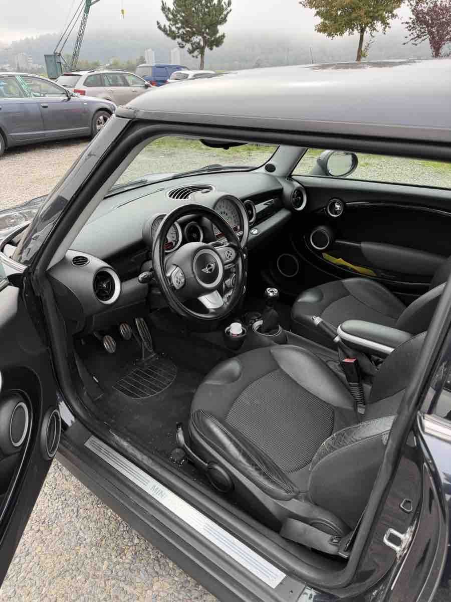 Mini Autos: Mini Cooper Limousine Black, Acceptable Condition – D'occasion à Kirchdorf AG par fer_8sf2 5