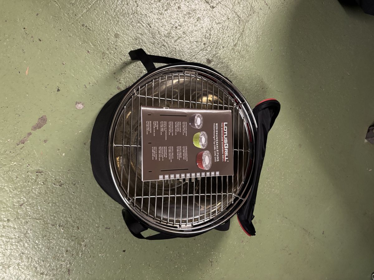 Grils: LotusGrill mit Tasche  – D'occasion à Zweisimmen par Fxshovel74 1