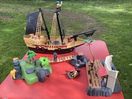 Playmobil Piratenschiff mit Insel und Brücke