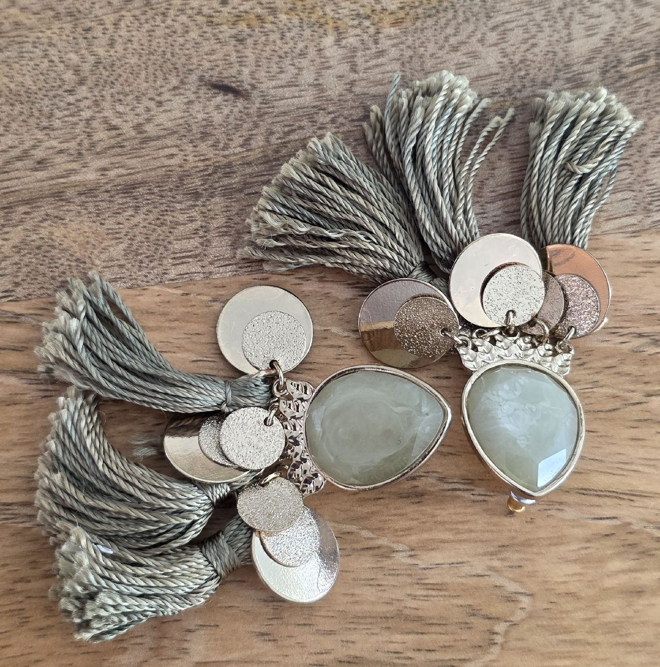 Boucles d'oreille: Ohrringe Fransen mit Steinen  – D'occasion à Rheinsulz par Gilea 1