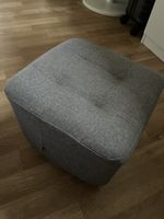 Fuss Hocker grau Stoff mit Holzfussen guter Zustand