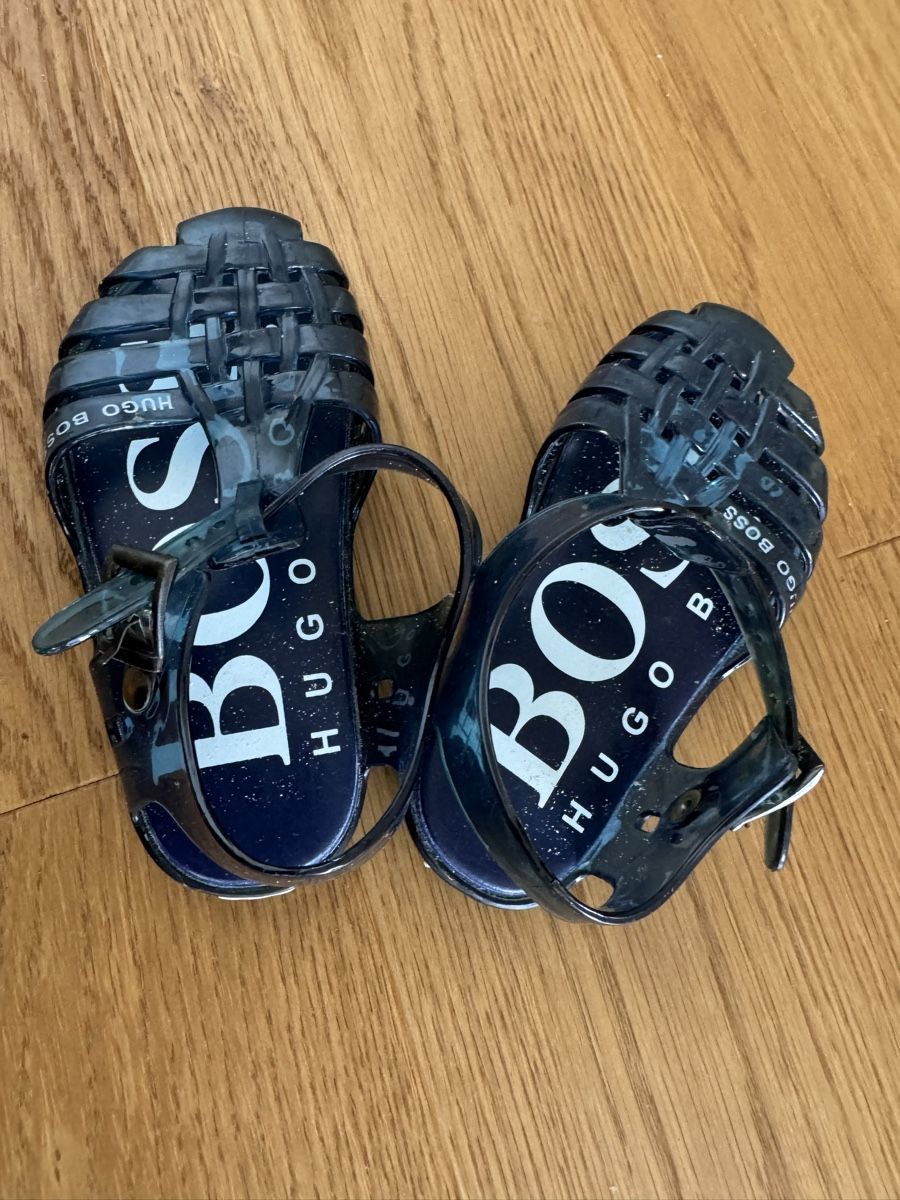 Hugo Boss Chaussures garçon: Hugo Boss Sandalen Gr. 22 – D'occasion à Genthod par Tidus04 2