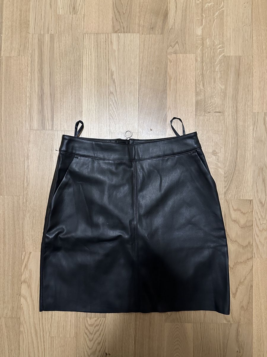 Vero Moda Gonne: kunstleder minirock (XS) – Nuovo (secondo la descrizione) da Freidorf TG venduto da driftingforthrifting