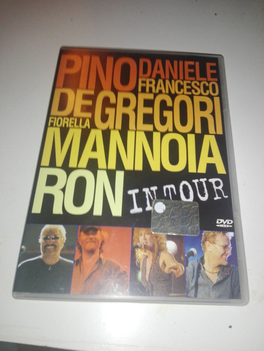 Tutti i DVDs: Ron In Tour  (Konzert-DVD) – Usato da St.Galllen venduto da elkaphone