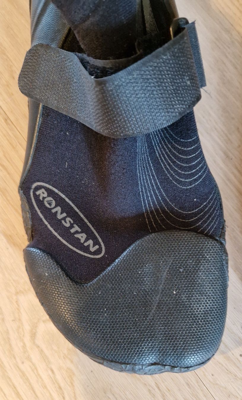 Herrenschuhe: Ronstan Segelschuhe / Surfschuhe, Grösse S – Gebraucht aus Fribourg von metalhands 1