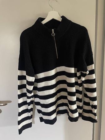 Lamarel Strickpullover Schwarz-Weiss mit Reissverschluss