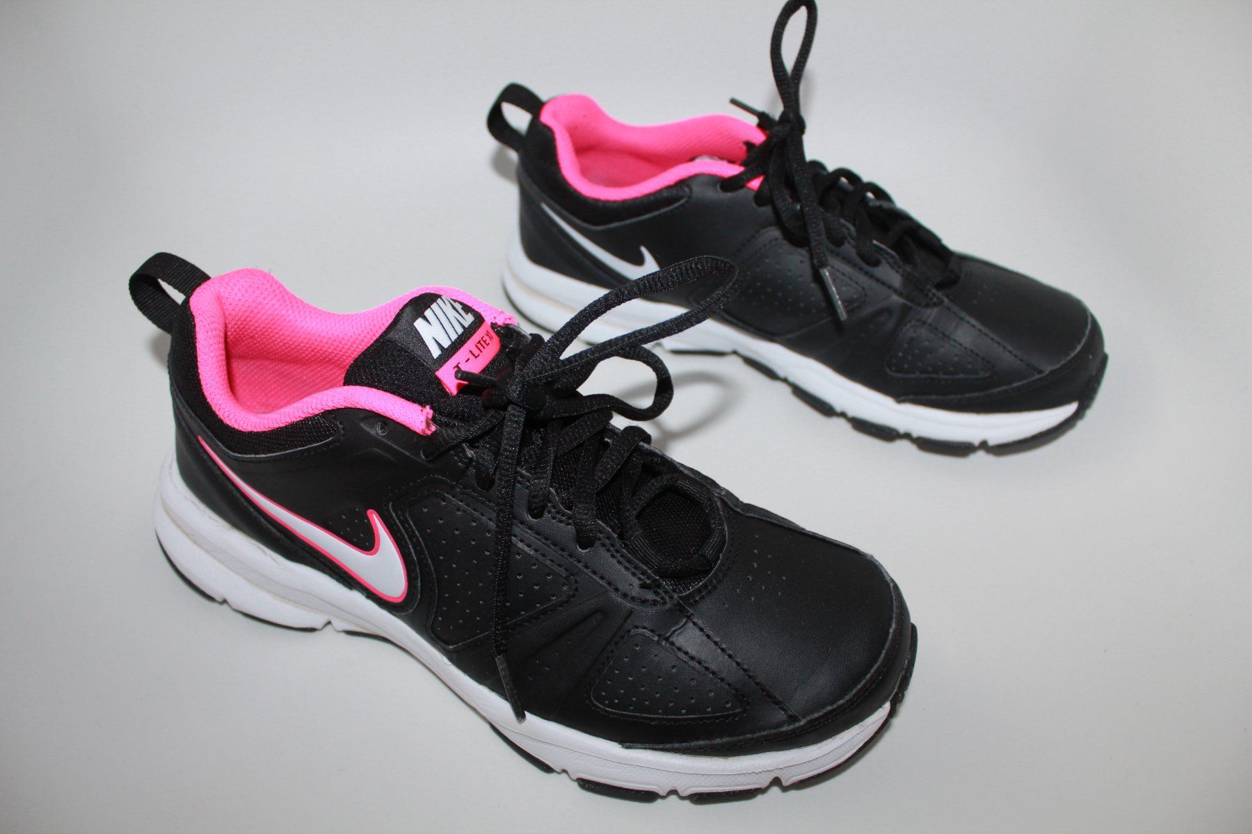 Nike Scarpe da donna: Baskets NIKE t. 38.5 – Nuovo (secondo la descrizione) da Peseux venduto da Gilloss 2
