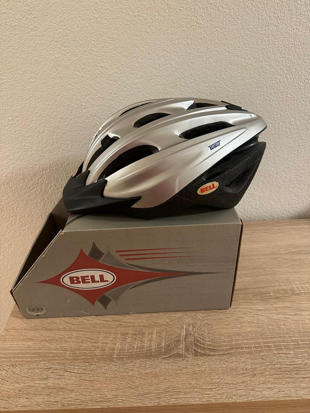 Caschi: Velo Helm – Nuovo (secondo la descrizione) da Zürich venduto da TG014