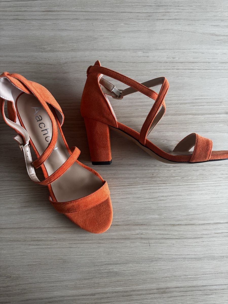 Chaussures femmes: Sommersandalen mit Absatz – Neuf avec emballage d'origine à Luzern par bettinabuyingthings 1