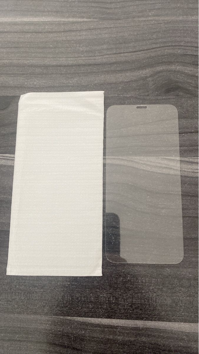 Covers & Schutzfolien: Protection écran pour iPhone 14  – Neu und originalverpackt aus Chamoson von Pince26