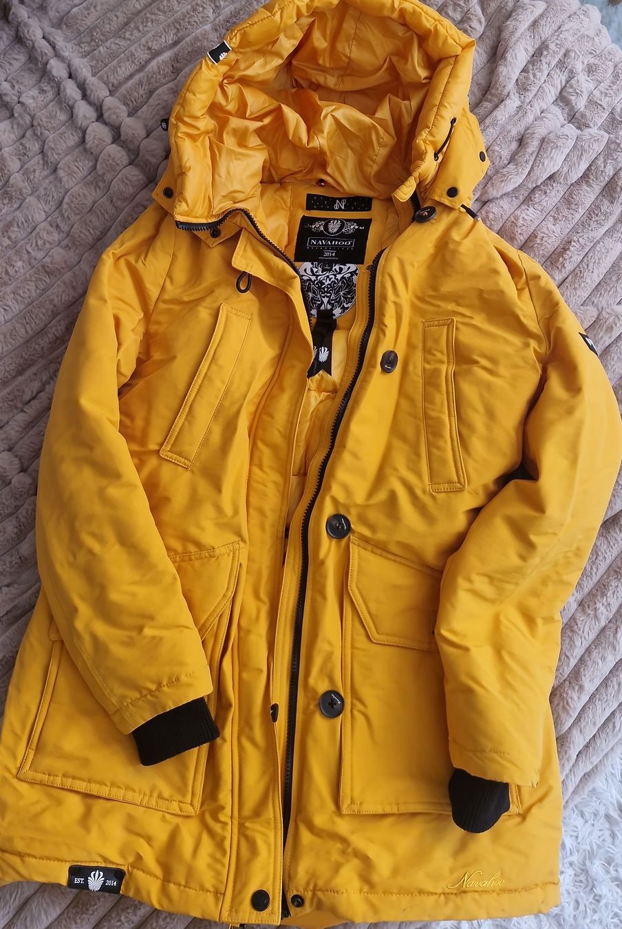 Giacche: Winter Jacket Navahoo Yellow Size L Like New – Usato da Bonstetten venduto da Denitza87