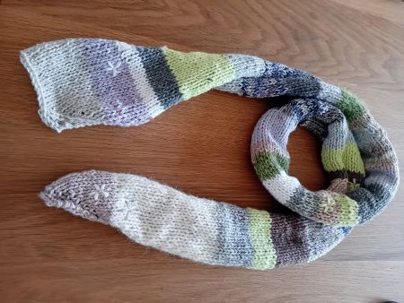 Gestrickter Schal mehrfarbig,neu, handabeit