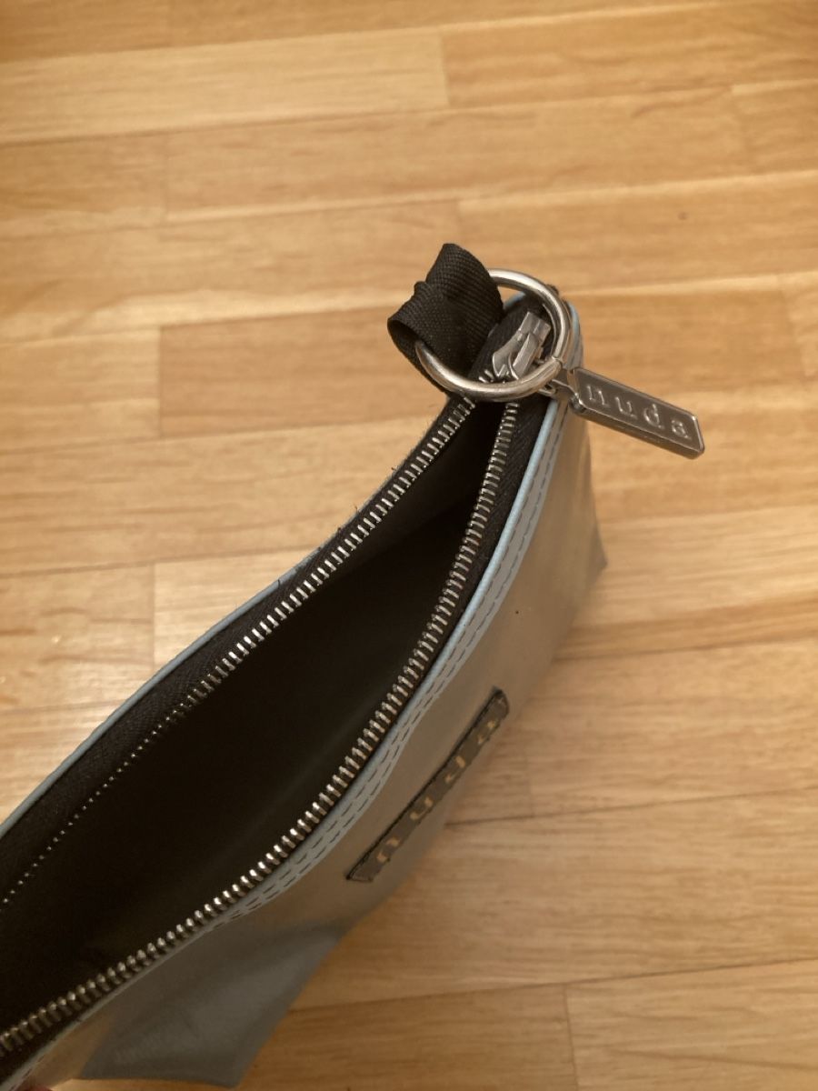 Kosmetikkoffer: Necessaire nuda grau, ohne Riemen – Gebraucht aus Bolligen von Naxos17 2