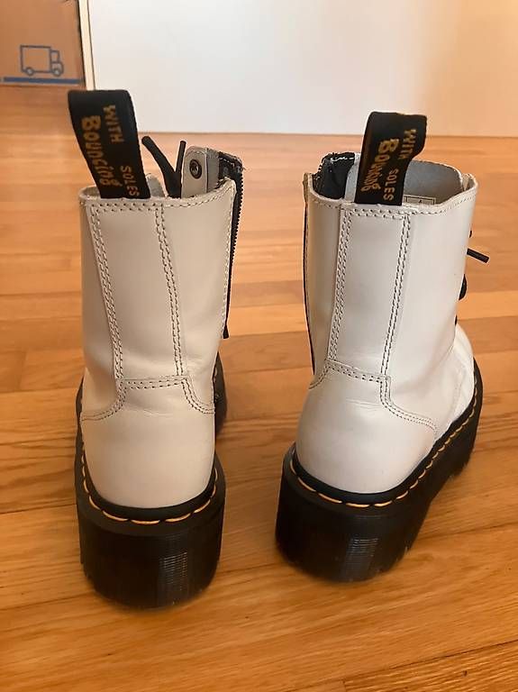Dr. Martens Scarpe da donna: weisse Dr. Martens boots – Usato da Rotkreuz venduto da jezicanne17 2