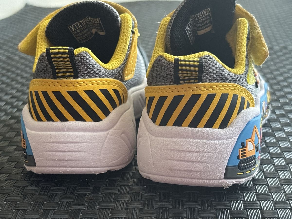 Skechers Schuhe für Jungen: Skechers Schuhe Grosse 22 – Gebraucht aus Ehrendingen von Katy28 4