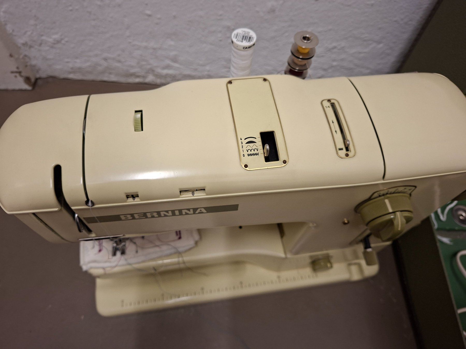 Bernina Macchine da cucire: Bernina 731 mit viel Zubehör – Usato da Olten venduto da Mezopotamya 6