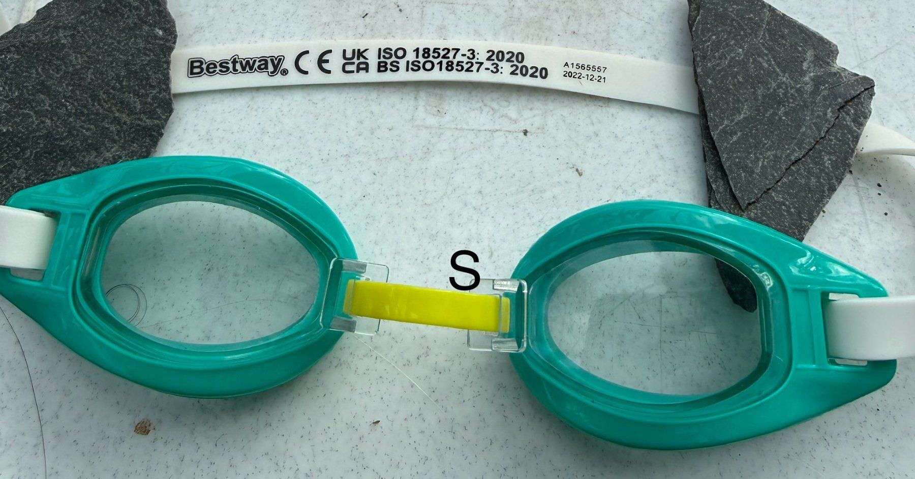 Occhiali & Lenti: Schwimmbrillen – Usato da Flawil venduto da Stella_3 1