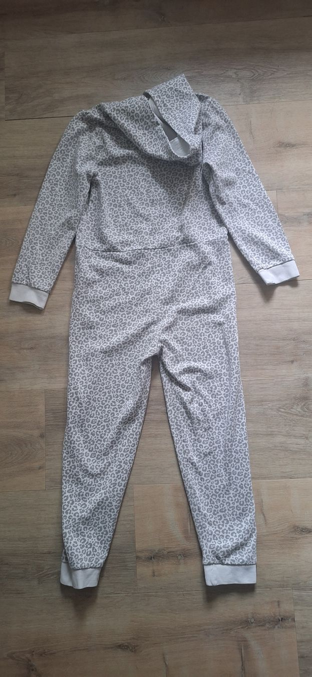 Pyjamas & Ähnliches: Overall Pyjama Gr. 140 für Mädchen – Gebraucht aus Richterswil von C011 1