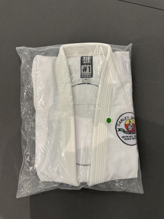 bjj-gi-a4-neu-carley-gracie-kaufen-auf-ricardo
