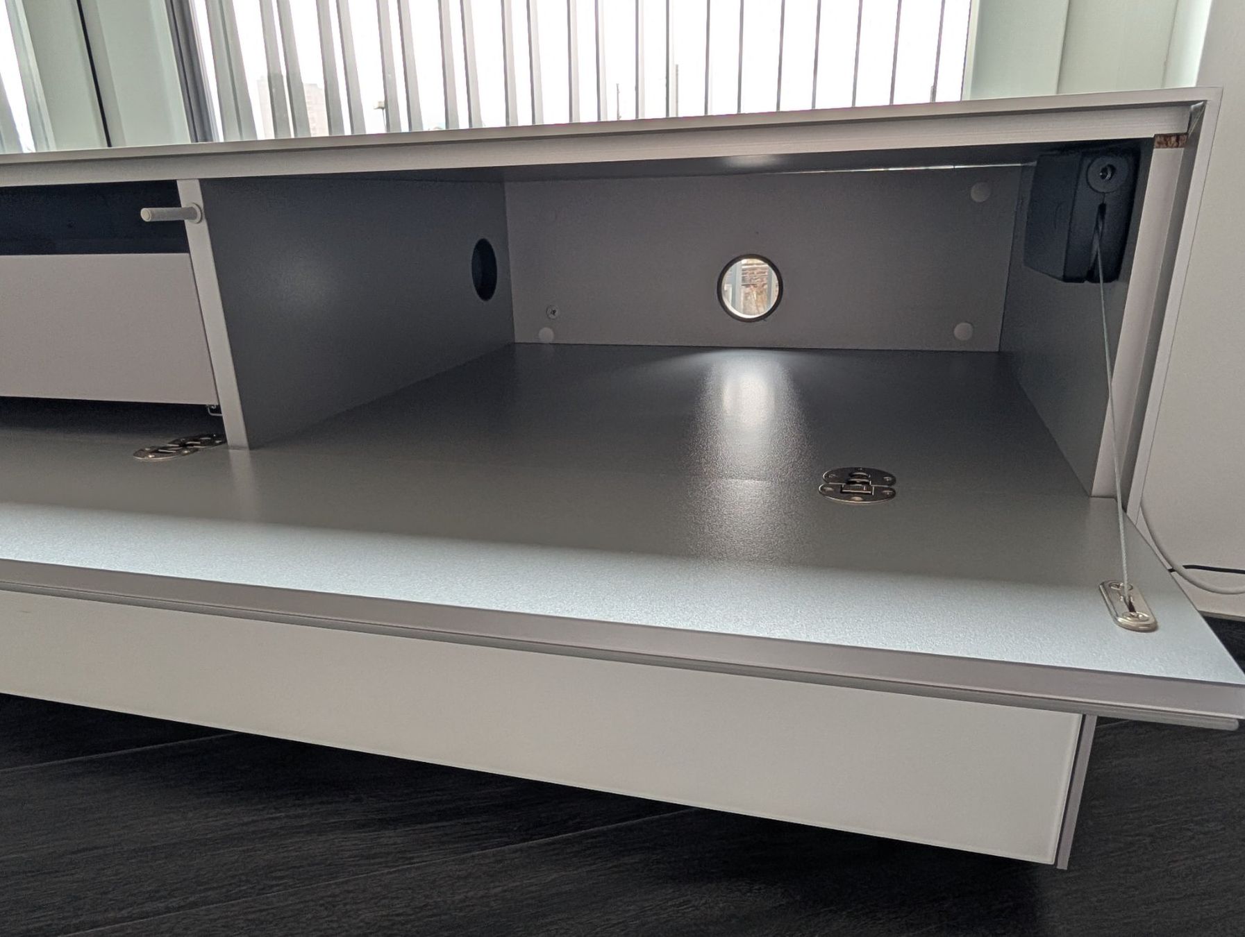 Mobili TV: TV-Möbel / Sideboard von Soronous – Nuovo (secondo la descrizione) da Zürich venduto da zohan 6