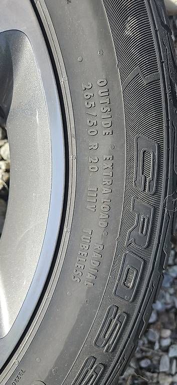 Continental Pneumatici & Ruote complete: A vendre 4 roues complètes 265/50R20 – Usato da Vercorin venduto da zickme 2