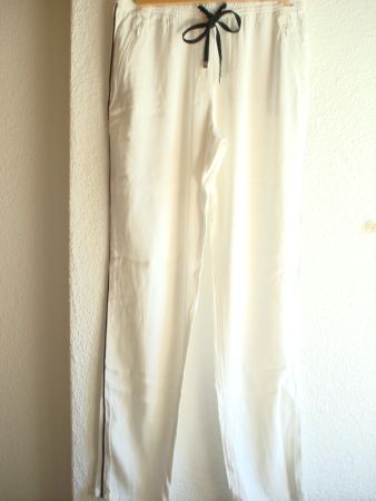 AIRFIELD HOSE, weiss mit schwarzem Zierband, luftig, Gr. S