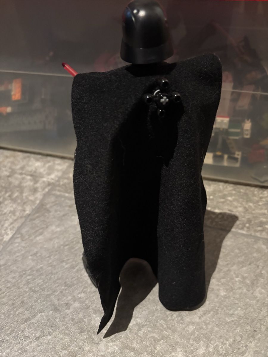Lego Statuette: LEGO Star Wars Kylo Ren Figur – Nuovo (secondo la descrizione) da Weiningen ZH venduto da GriederRemarket 2