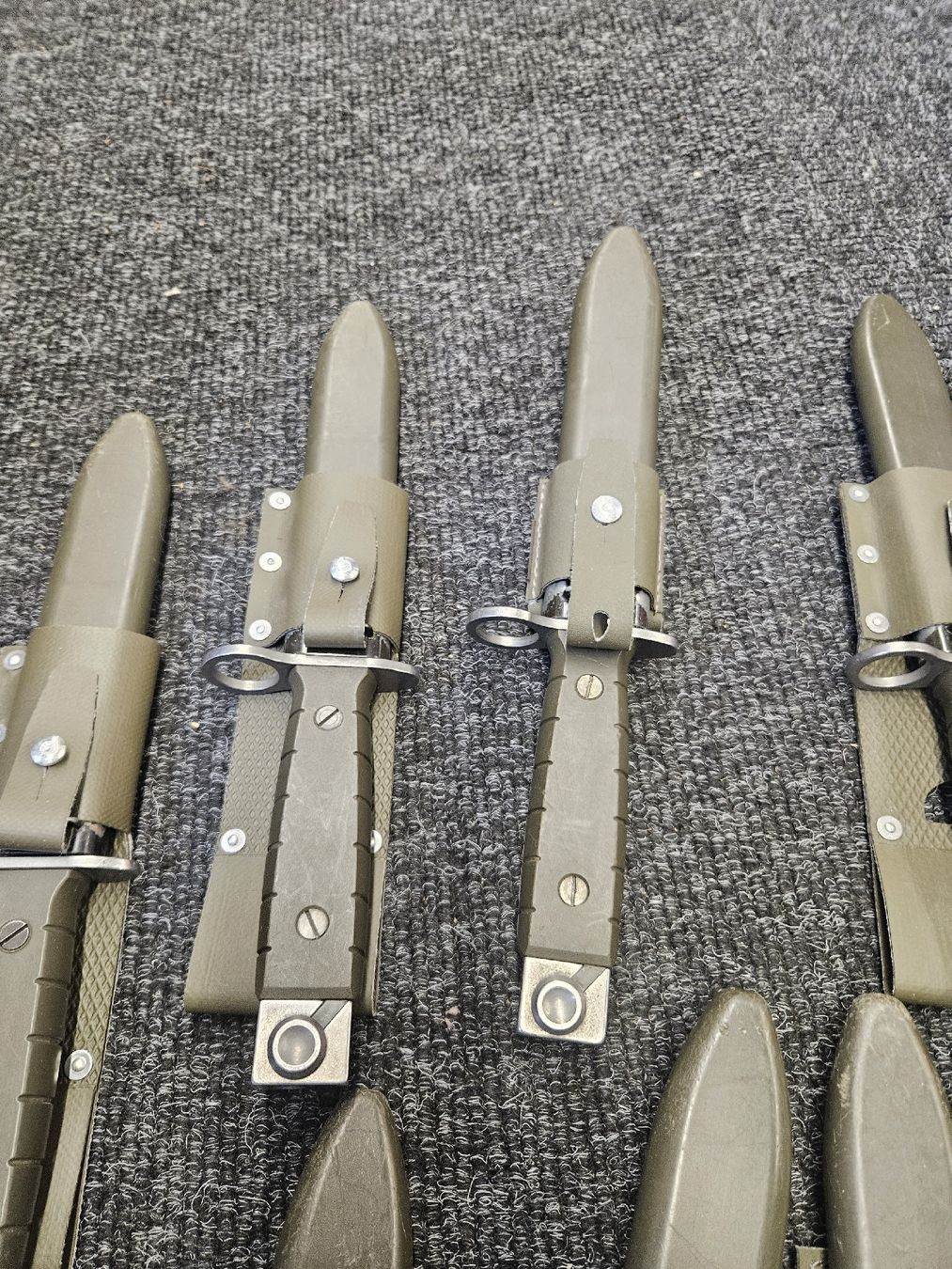 Schweizer Armee Armi bianche: Wenger/Victorinox Bajjonete – Usato da Rickenbach b. Wil venduto da nic_8ljr 1