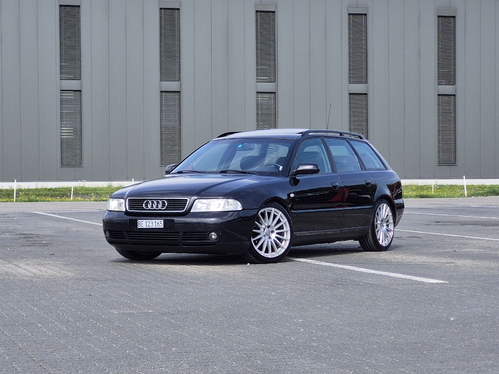 Audi Automobili: Audi A4 B5 Avant Quattro – Usato da Leuzigen venduto da Belmondolk