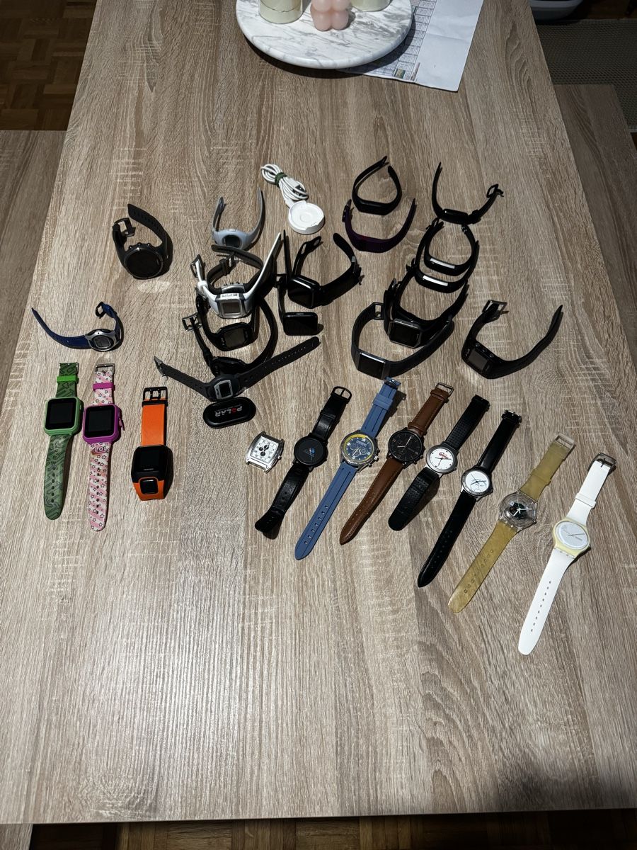 Orologi: Lot de montres pièces Polar Fitbit etc – Difettoso da Vevey venduto da Eiden77