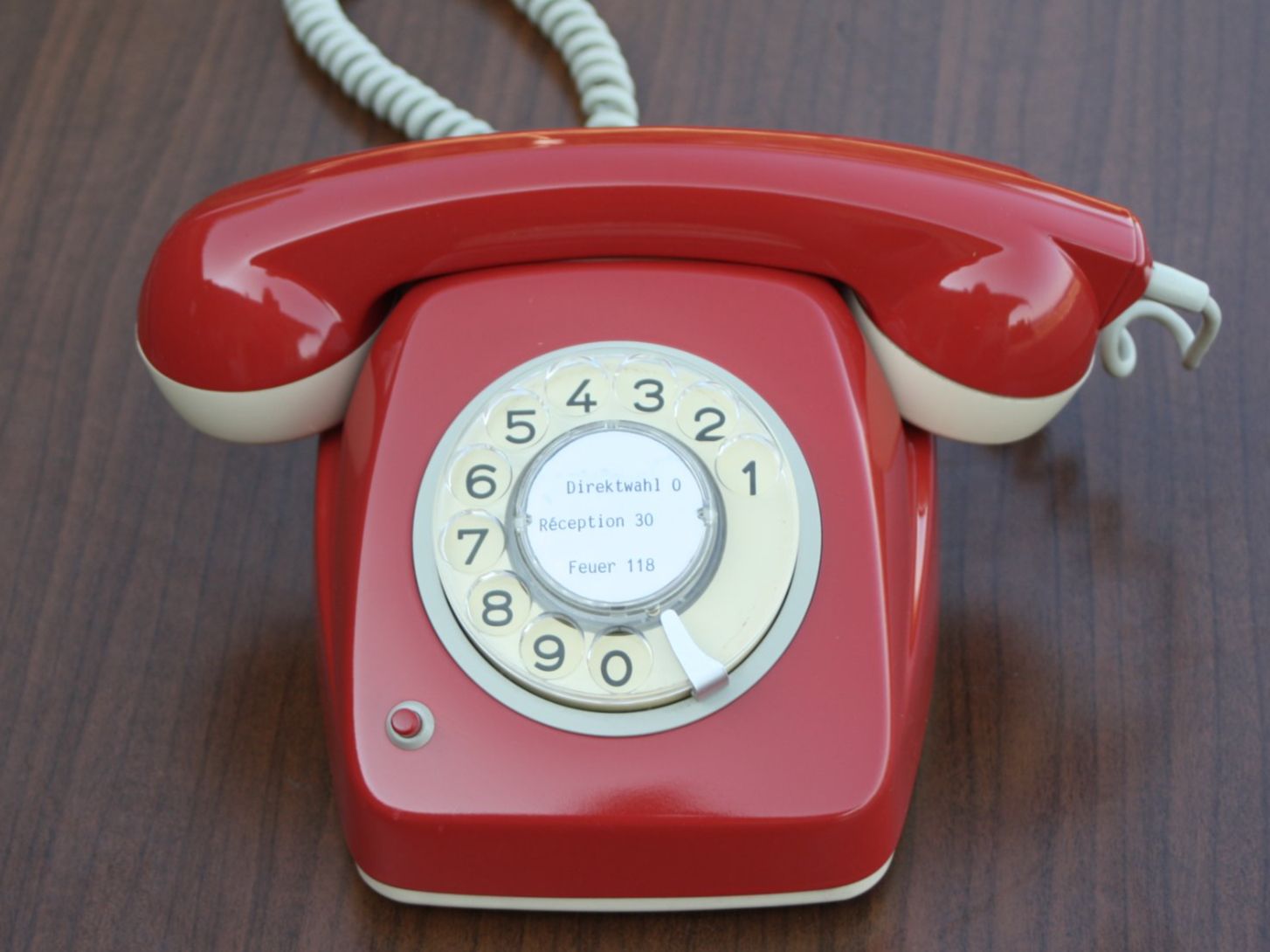 Telefone: TELEFON VINTAGE MIT WÄHLSCHEIBE – Gebraucht aus Wauwil von Pneuedy 1
