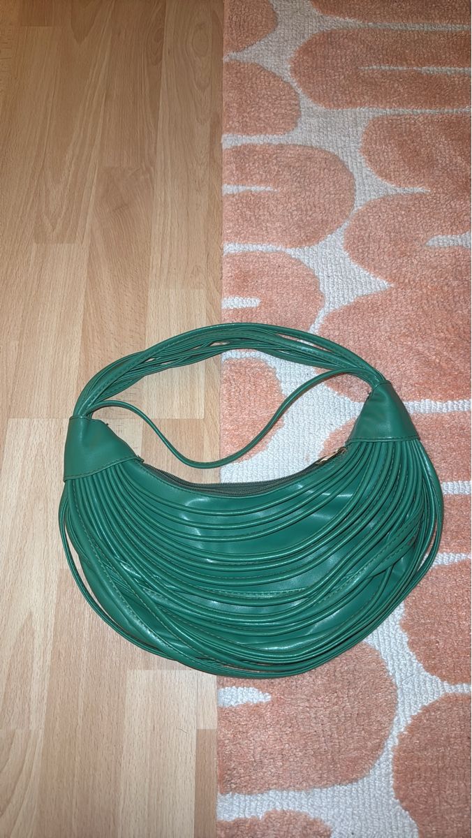 Sacs femmes: Spaghetti Handtasche grün  – D'occasion à Bern par cocoshkaaaa