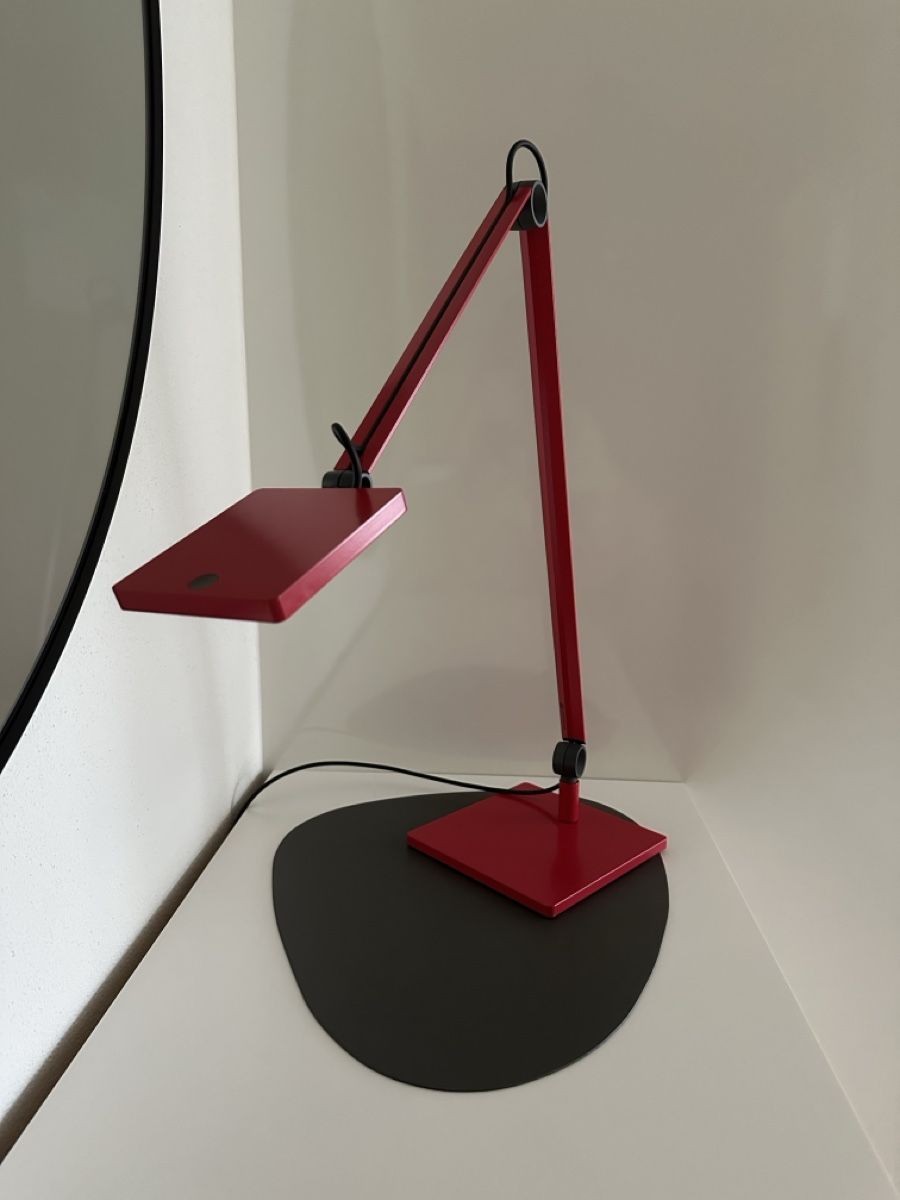 Lampade: Waldmann Tischleuchte PARA.MI Netzbetrieb rot – Usato da Zürich venduto da 183_hk22 1